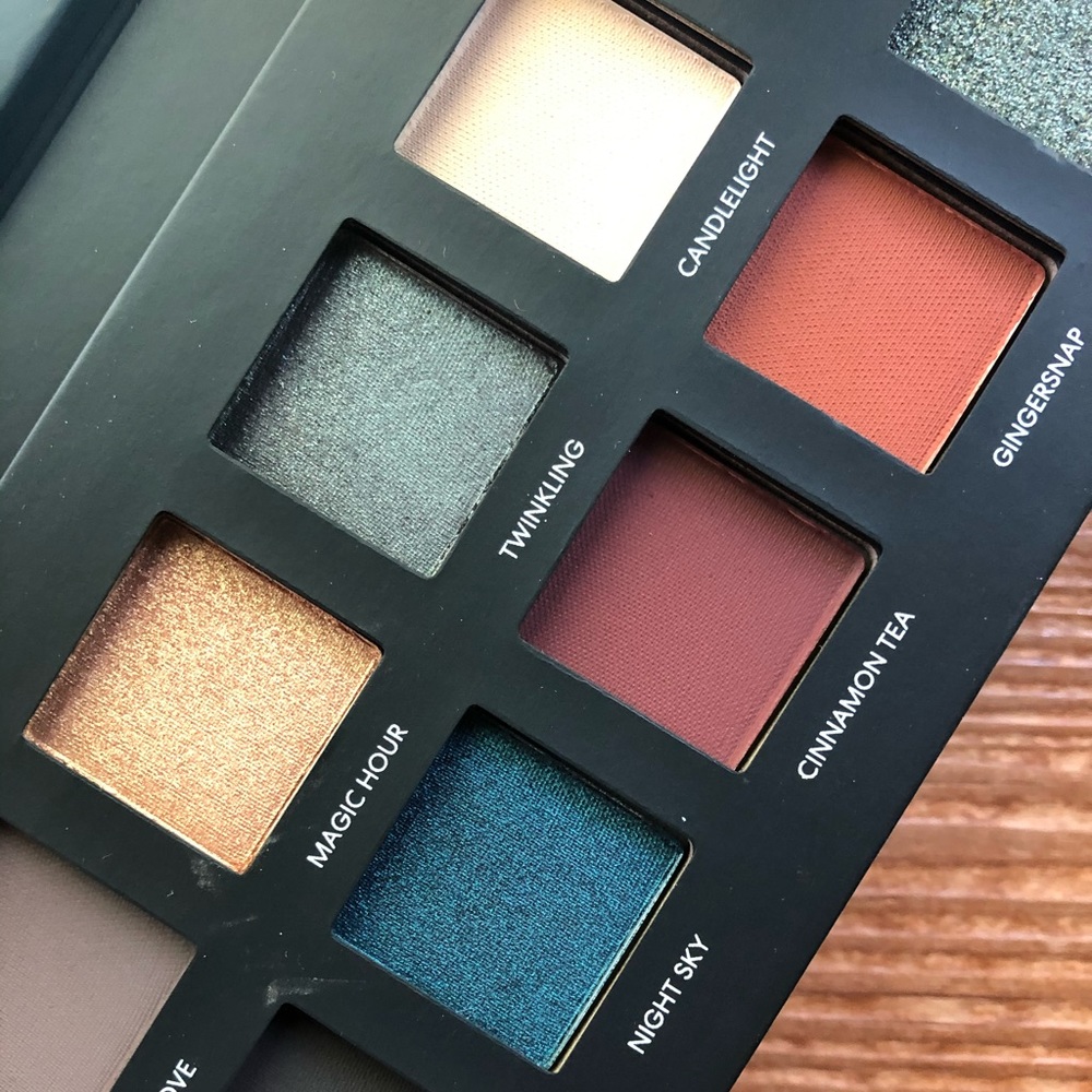 🎉HP x 2🎉 New Bare Minerals Good Tidings Eyeshadow Palette - Picture 6 of 10